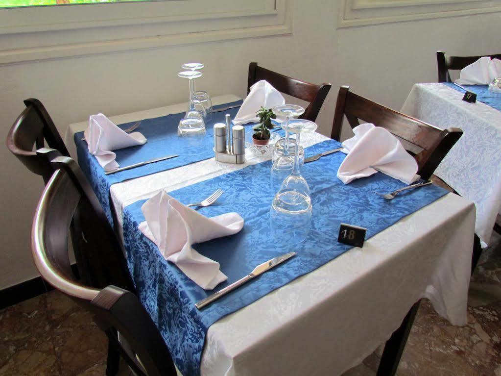 Hotel Restaurant Le Lachens La Bastide  Eksteriør billede